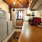 Traditional * Γαλαξίδι