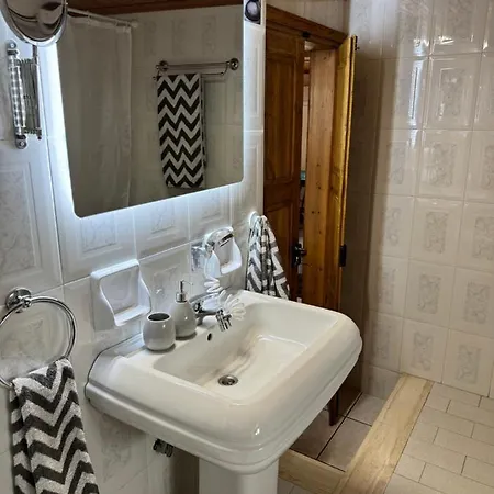 Traditional * Galaxídhion