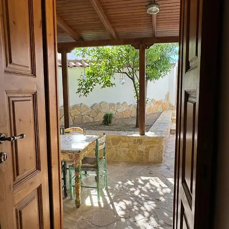 Traditional * Galaxídhion