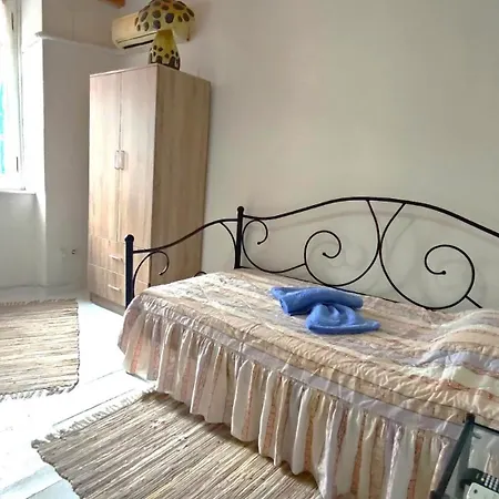 Traditional 아파트 Galaxídhion