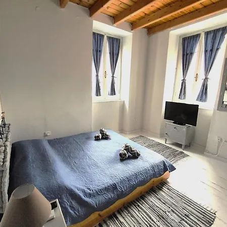 아파트 Traditional Galaxídhion